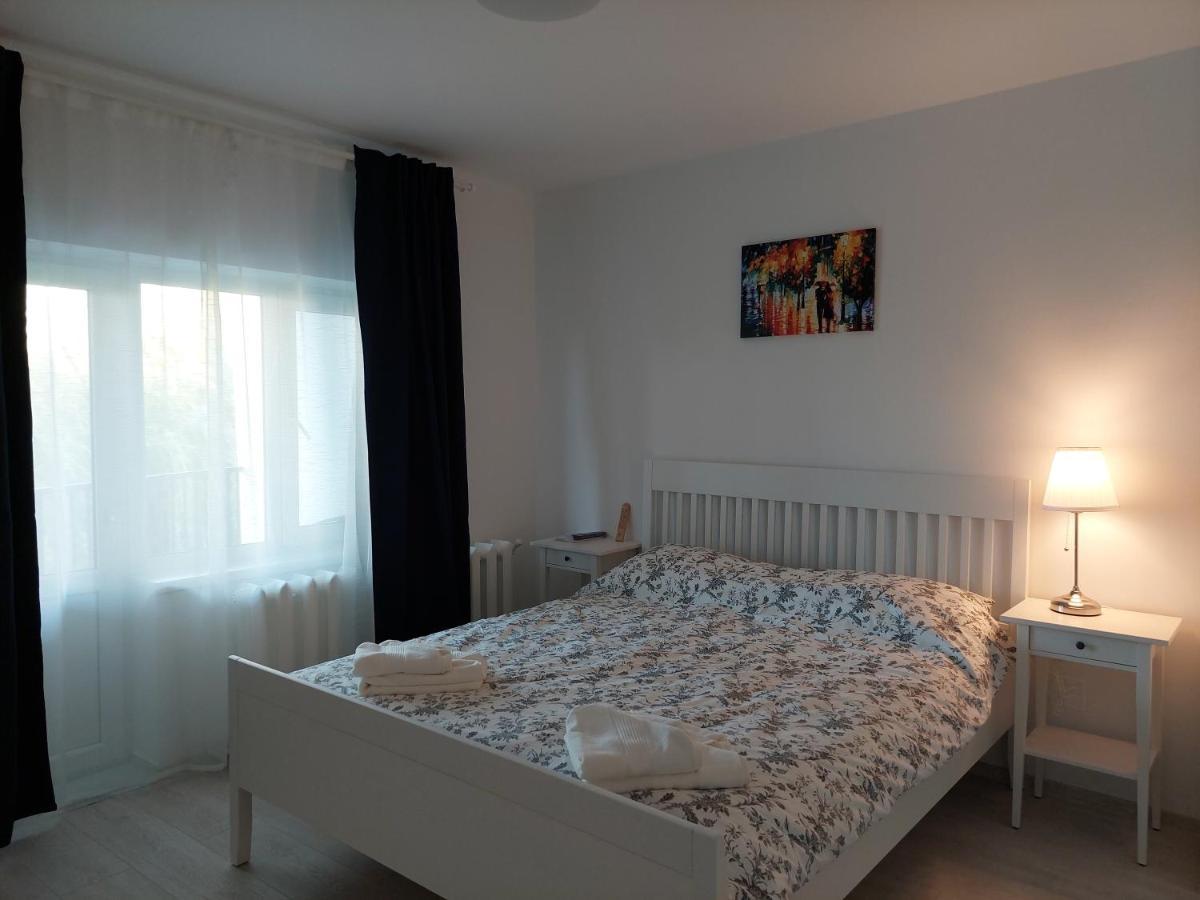 Vila De Pe Lac Amara Extérieur photo