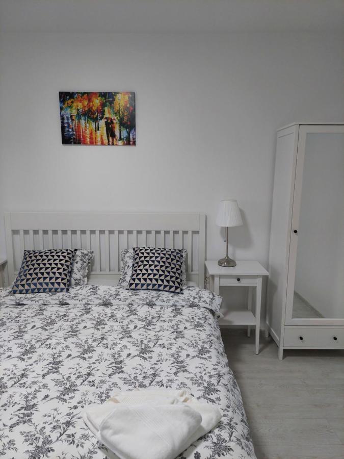 Vila De Pe Lac Amara Extérieur photo
