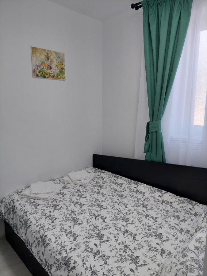 Vila De Pe Lac Amara Extérieur photo